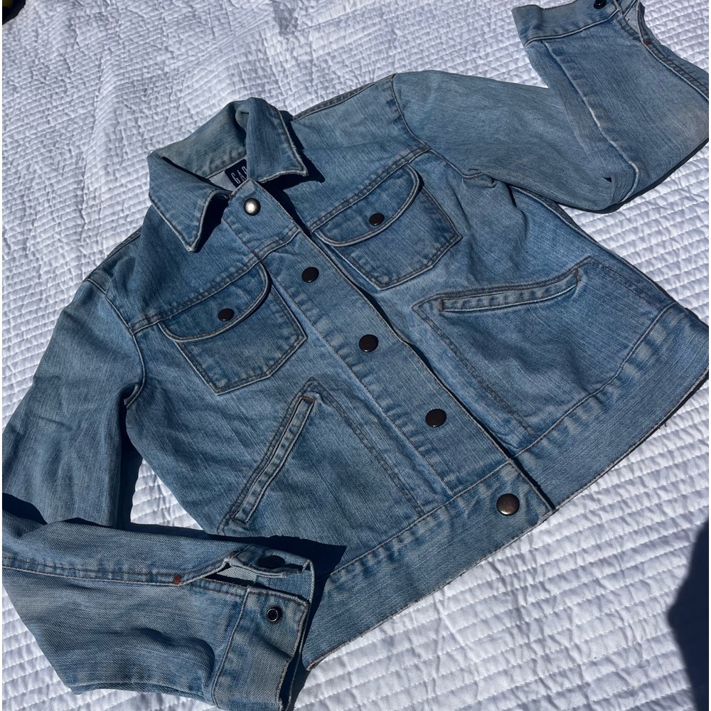 Vintage 90’s Woman’s Gap Jean Jacket Sz S